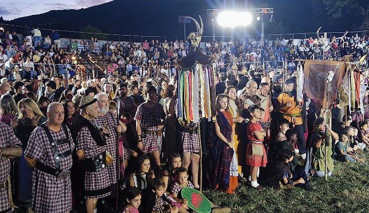 Los Corrales de Buelna se rinde a los cántabros en el tramo final de su gran fiesta histórica