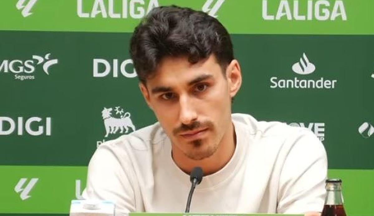 André Almeida llega al Racing huyendo de la tristeza de Mestalla: «Quiero ser feliz aquí»