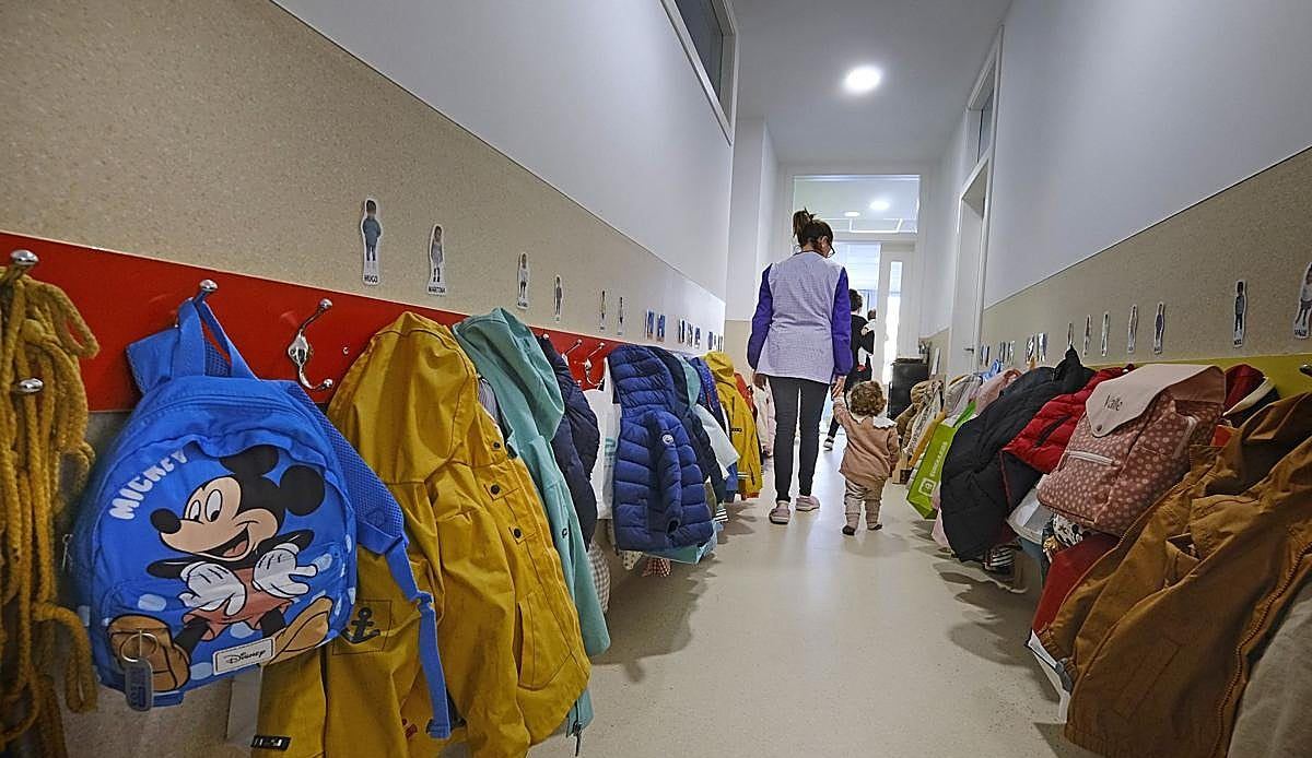 Nueve bebés de un año arrancan el curso sin aula en Liérganes mientras el Ayuntamiento y la oposición se echan las culpas