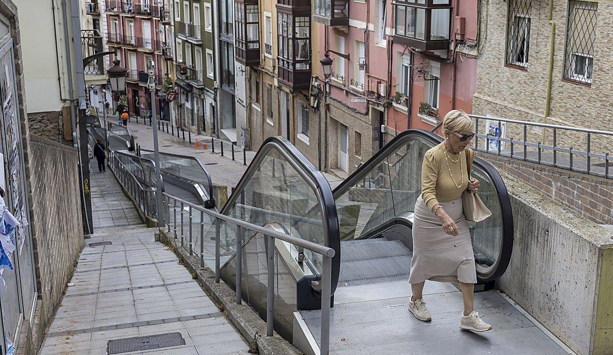 Santander renueva sus escaleras mecánicas más antiguas con una inversión de 1,12 millones de euros