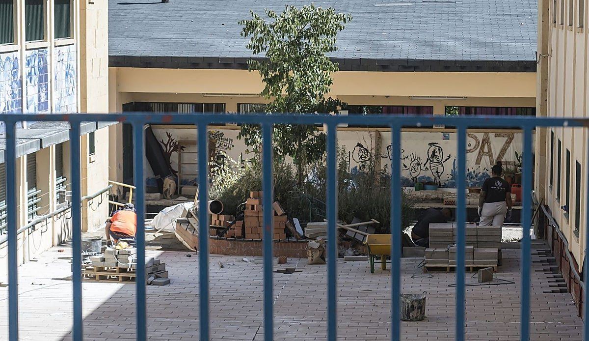 Segovia arranca el curso con más alumnos que nunca en tres años, pero las familias advierten de obras sin terminar y colegios