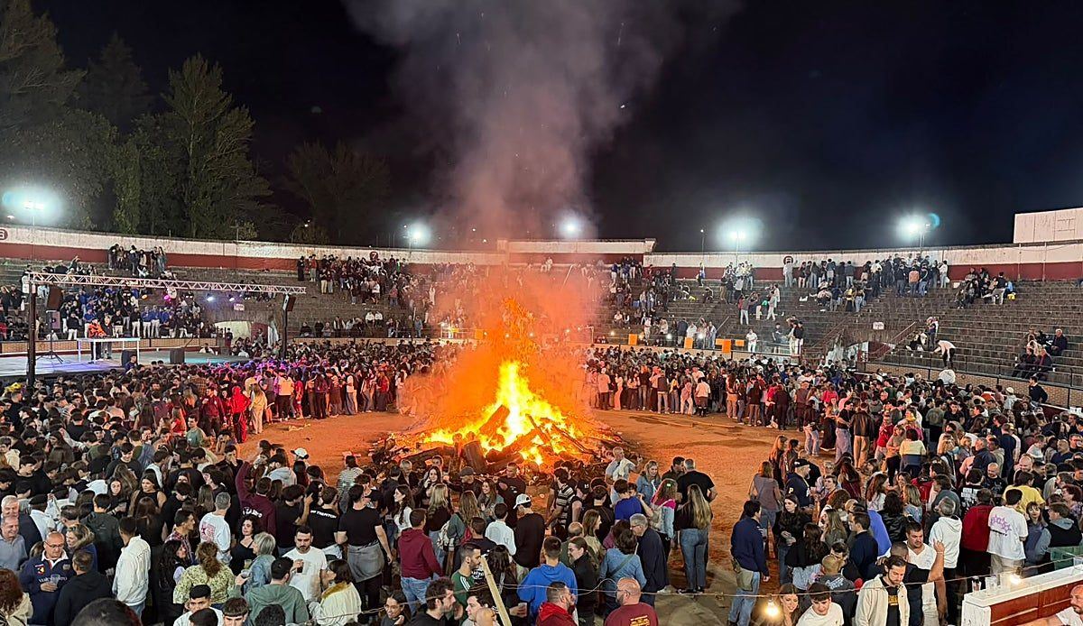 La traca y 'La Respingona' ponen punto final a nueve días de fiestas en El Espinar