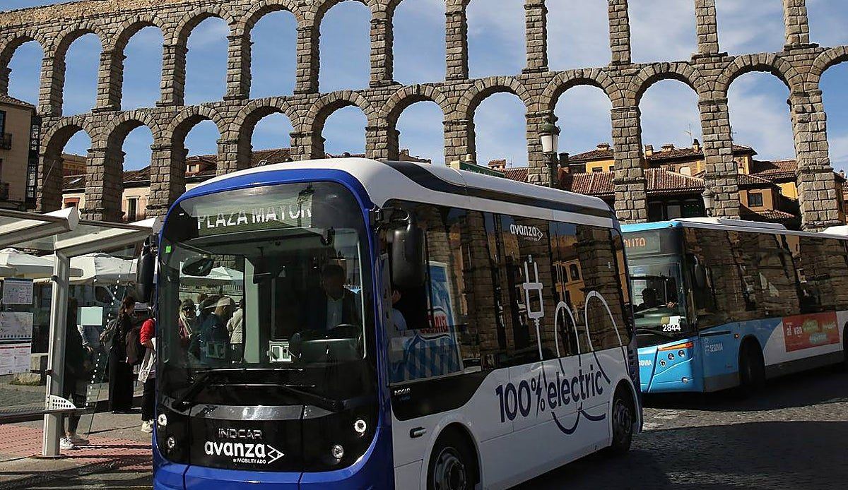 Segovia tendrá que esperar hasta 2029 para saber si los microbuses sustituyen a los autobuses en el casco histórico