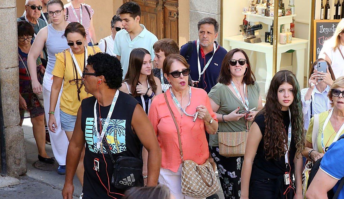 Segovia y el INE se enzarzan de nuevo por las cifras del turismo de julio