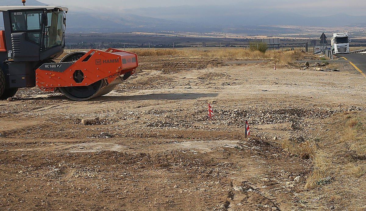 Arrancan las obras que transformarán los accesos al polígono de Los Hitales en Bernuy de Porreros