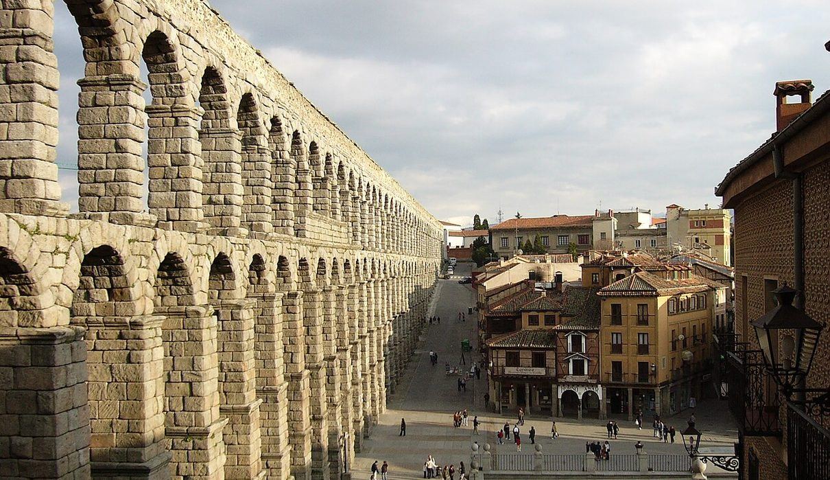 Del Imperio romano a los Borbones: Segovia desvela sus siglos de poder en cinco conferencias gratuitas