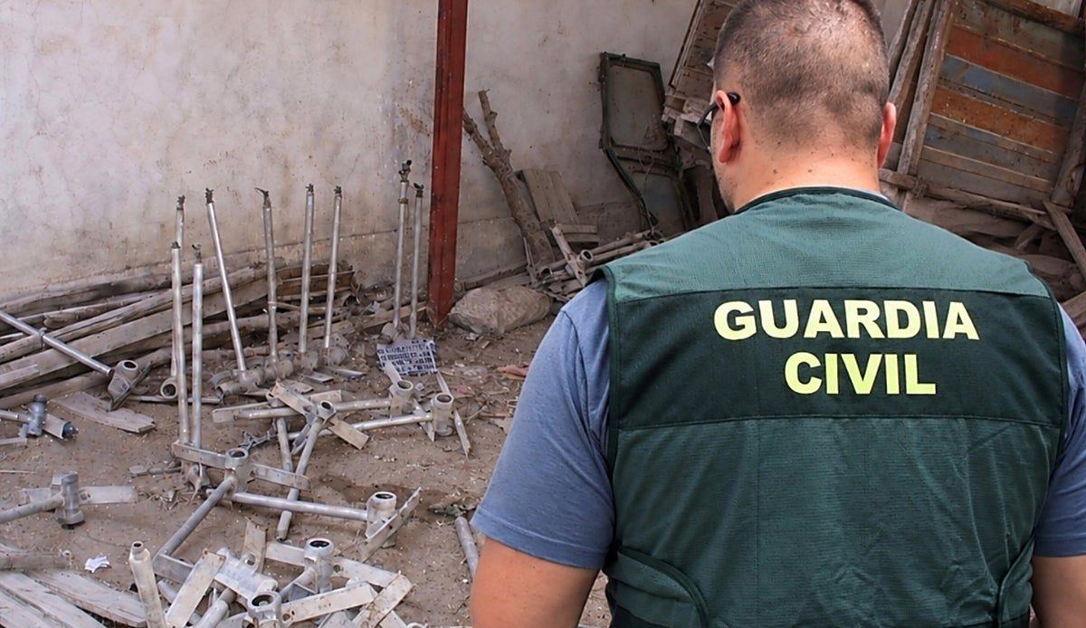 Un vecino de Íscar acaba detenido tras robar material de riego en Fresneda de Cuéllar e intentar venderlo como chatarra en Va