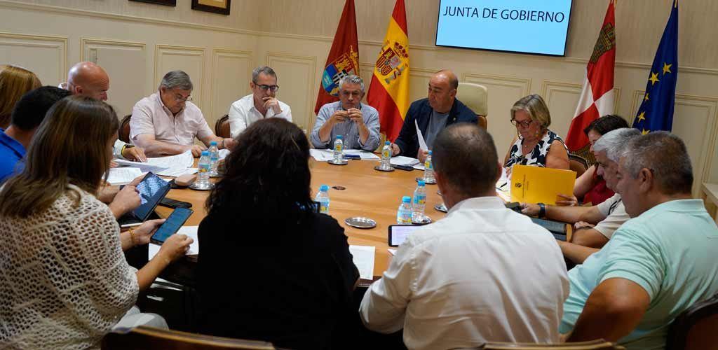 La Diputación de Segovia inyecta casi 11 millones de euros en los ayuntamientos de la provincia con el tercer anticipo tribut