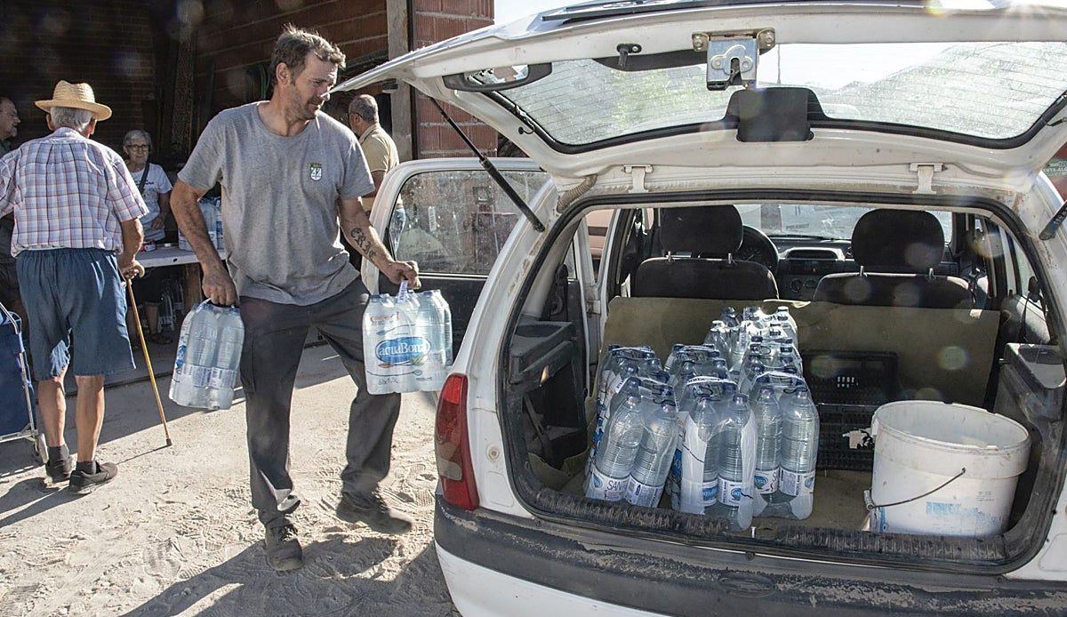 La Diputación de Segovia rescata a más de veinte municipios rurales del colapso hídrico este verano