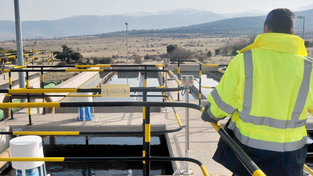 El agua turbia deja sin suministro apto a Revenga y amenaza con extenderse al sur de Segovia