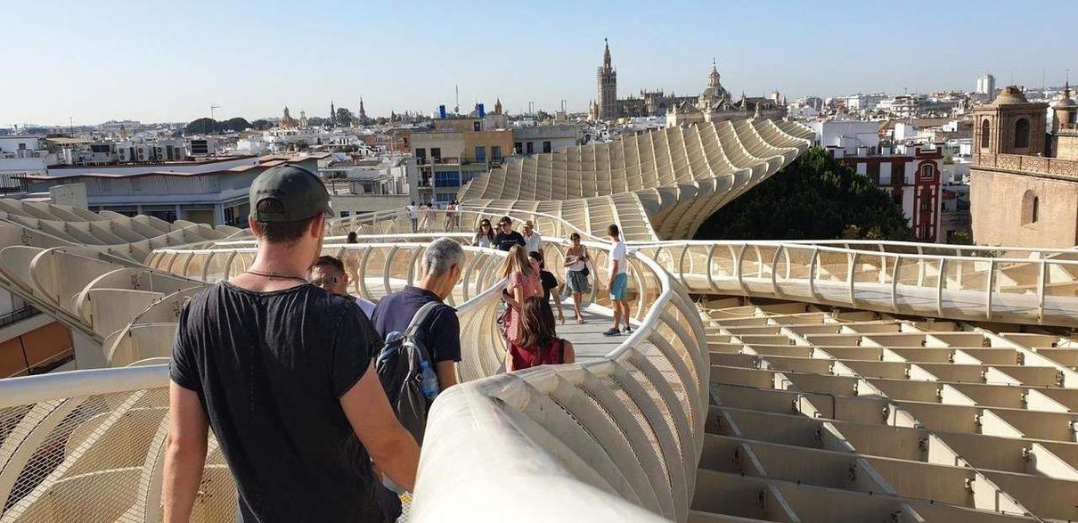 Quince años de las Setas y el Casco Antiguo de Sevilla pierde casi 3.500 vecinos