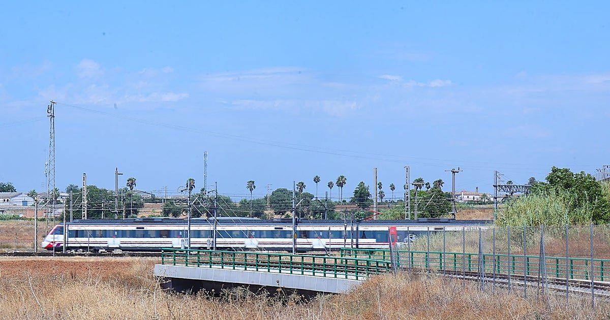 Sevilla da un paso real hacia el intercambiador que unirá el metro con el tren en Pino Montano