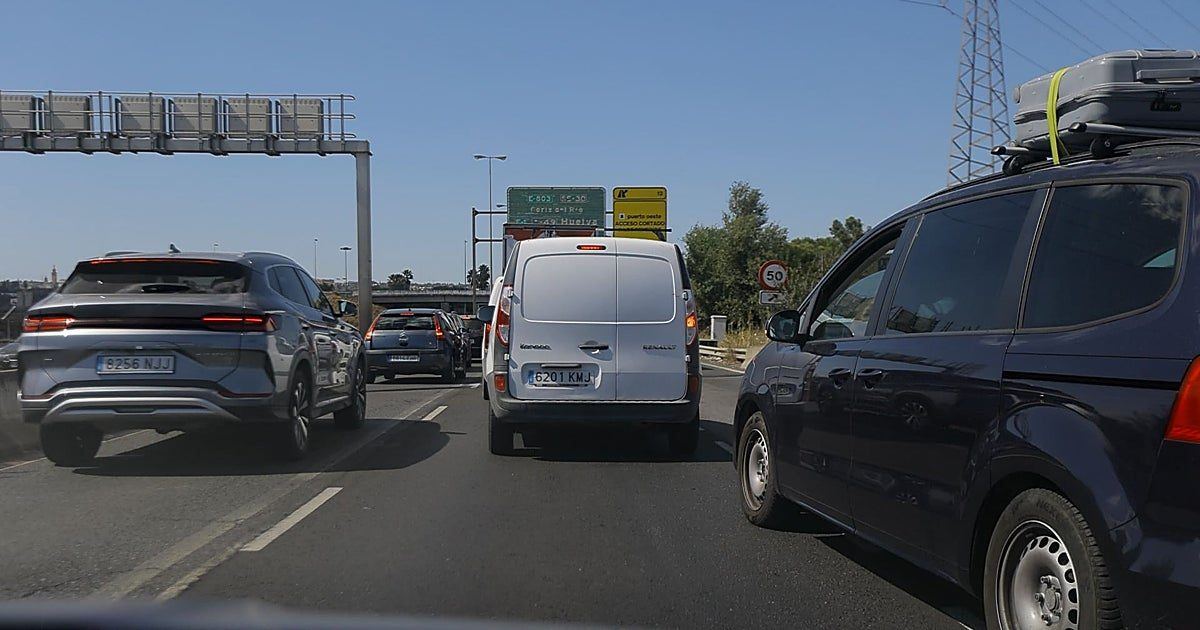 Los atascos devuelven a Sevilla a su peor pesadilla: media hora para cruzar cuatro kilómetros en hora punta