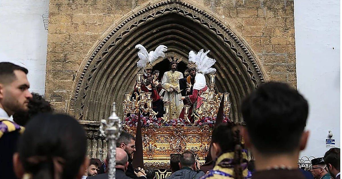 El Señor de la Paz vuelve a casa: la histórica imagen del Carmen luce renovada tras meses de restauración