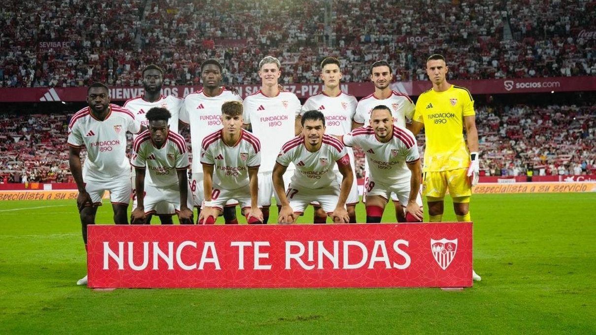 El Sevilla promete en la primera parte pero sucumbe ante la avalancha de Raphinha en el Sánchez-Pizjuán