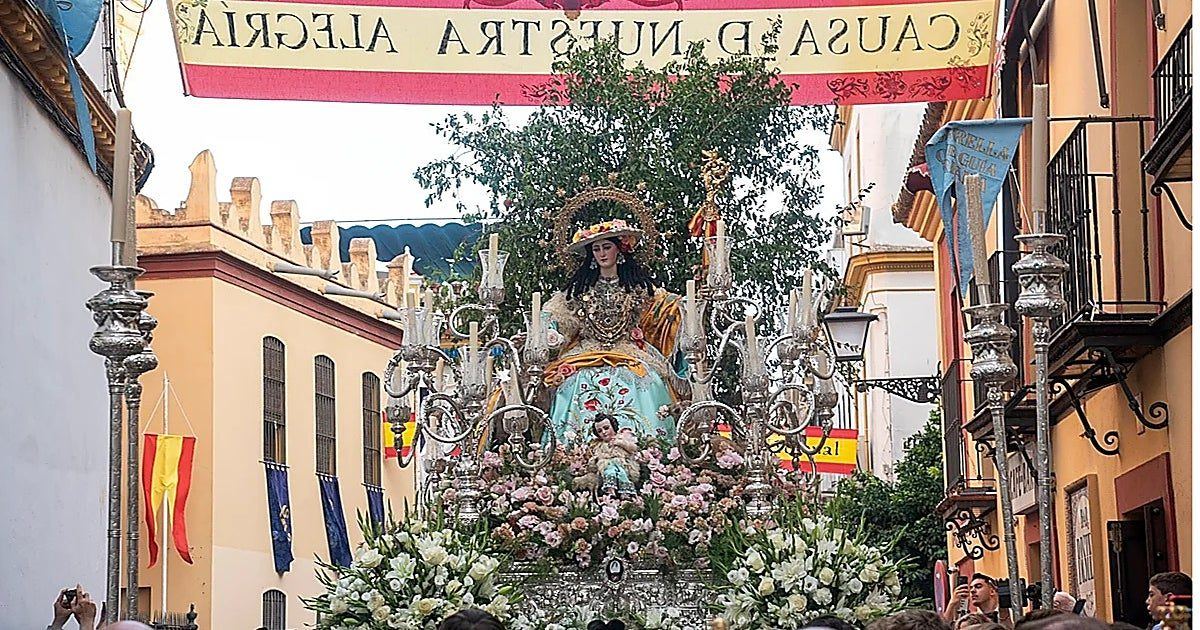 Sevilla llena sus calles de devoción este sábado con cuatro salidas cofrades y el regreso del Señor de la Paz del Carmen