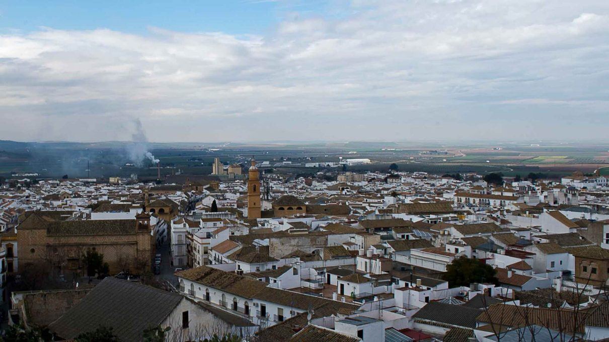 Un hombre ingresa grave en el hospital de Osuna tras ser hallado con traumatismos en la cabeza junto a su plaza de toros