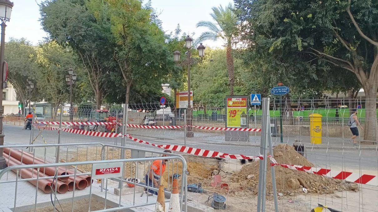 Sevilla arranca el otoño con más de cincuenta obras abiertas que transforman calles, aceras y tuberías en todos sus barrios
