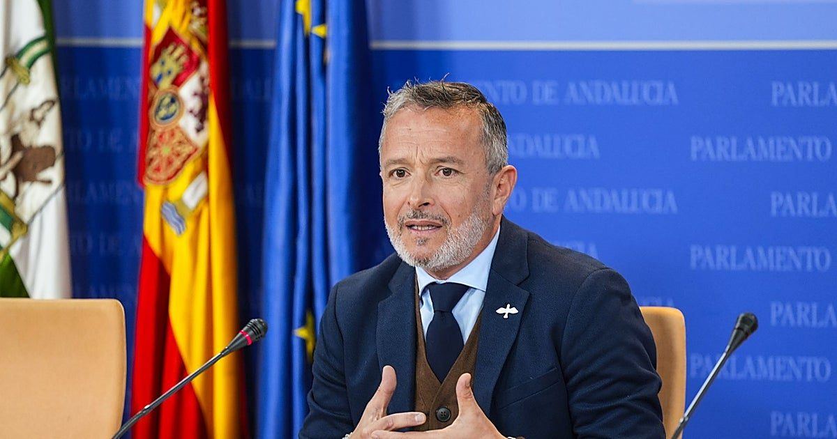 Montero aparta del núcleo duro del Parlamento al hombre de confianza del barón socialista de Sevilla