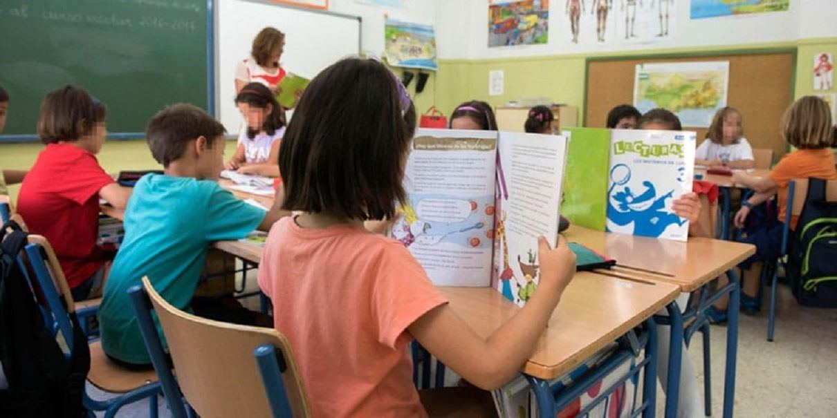 La caída de la natalidad golpea las aulas sevillanas: el curso arranca con 11.000 alumnos menos en un descenso histórico