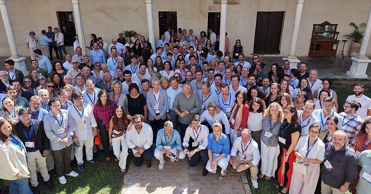 El PP de Sevilla cierra filas de cara a 2027: sus 23 alcaldes repiten candidatura en la provincia