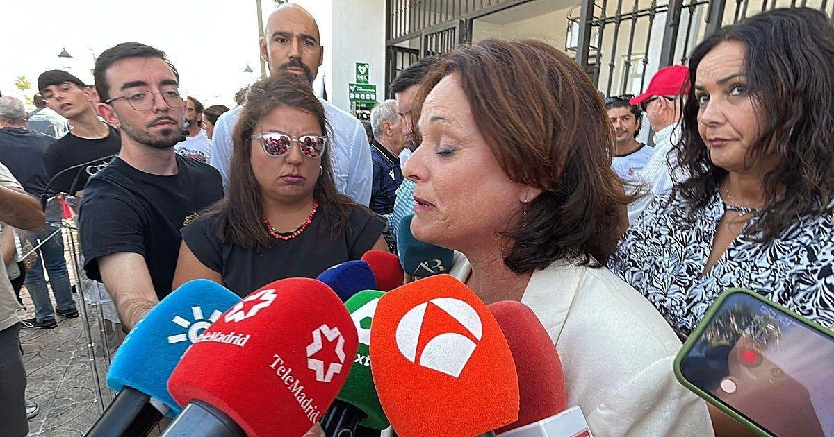 La alcaldesa de Espartinas desafía al PSOE andaluz y lidera una concentración en solidaridad con Ceuta