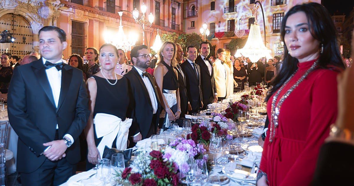 PP, Vox y PSOE pusieron fondos públicos para la cena privada a los pies de la Giralda