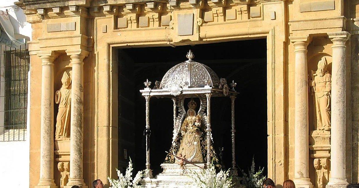 Diecisiete localidades sevillanas se vuelcan con sus patronas en la gran jornada mariana del 8 de septiembre