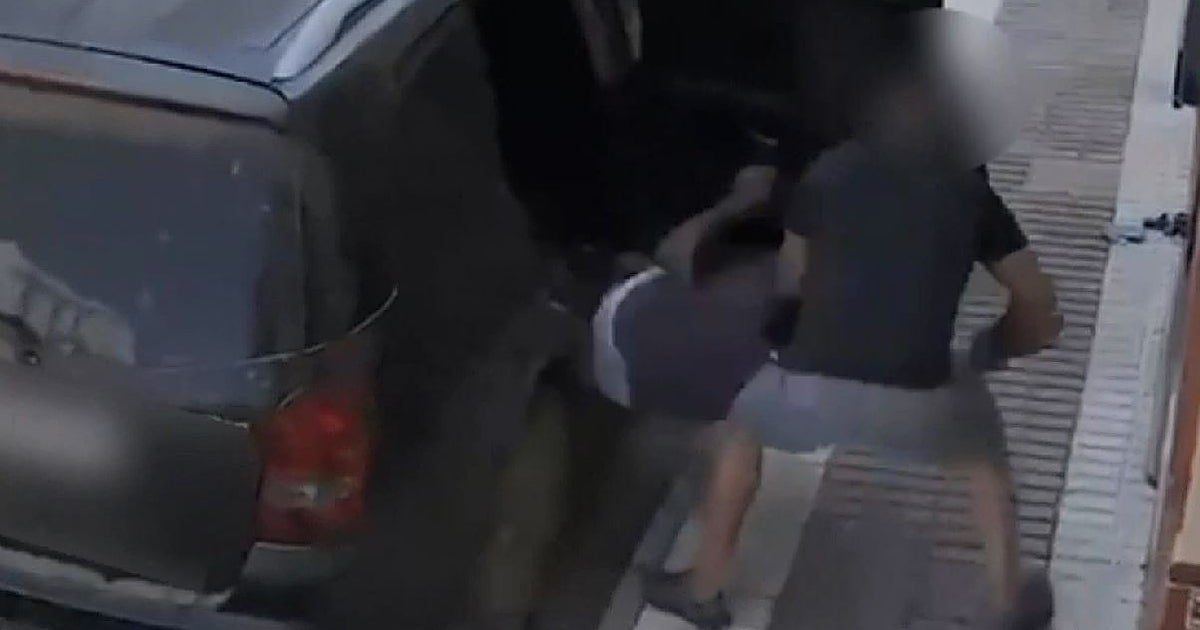 Dos guardias civiles de paisano pillan con las manos en la masa al autor de una oleada de robos en Alcalá del Río