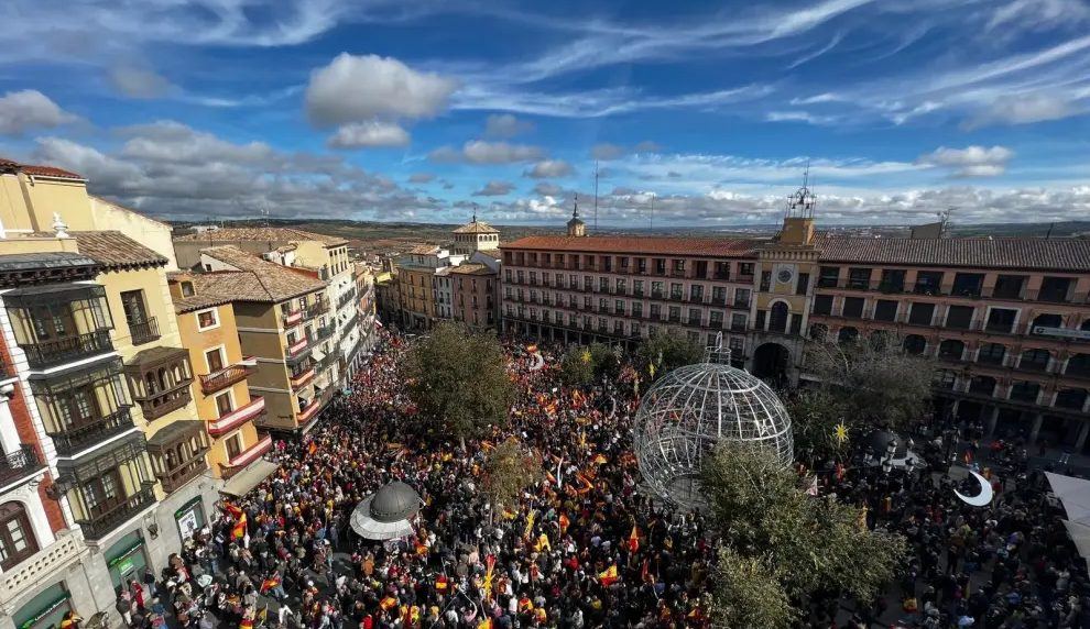 Las AMPAS de Toledo llevan a Zocodover su exigencia de climatización en las aulas