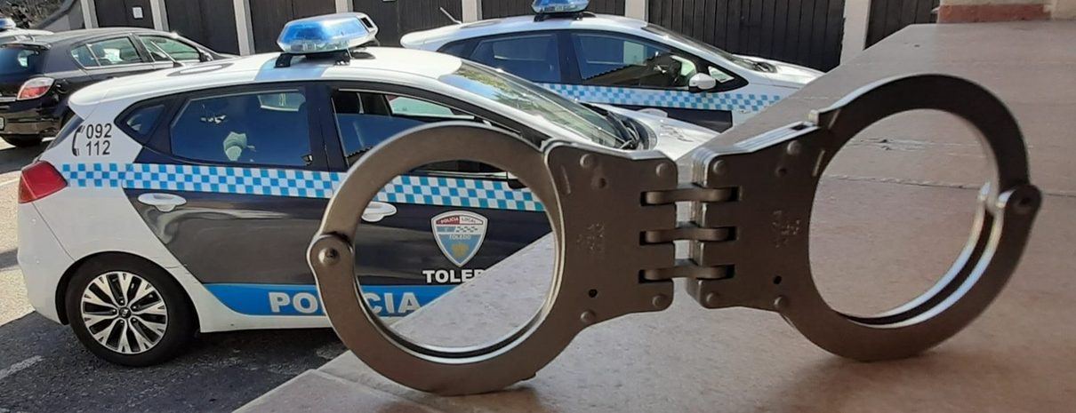 Un perro muere asfixiado en una furgoneta al sol en Toledo y su dueño, de 74 años, acaba detenido