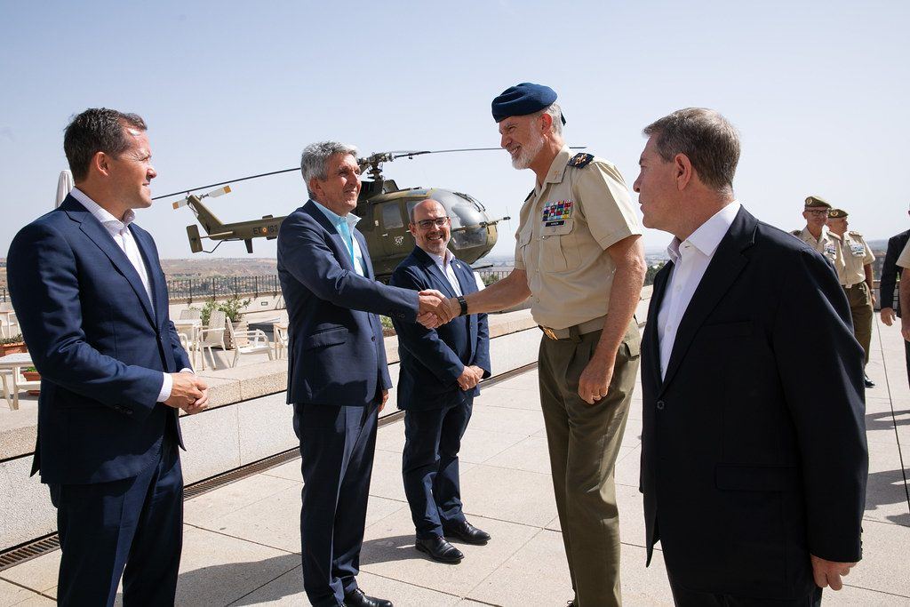 Felipe VI paraliza el corazón de Toledo con su visita al Museo del Ejército del Alcázar