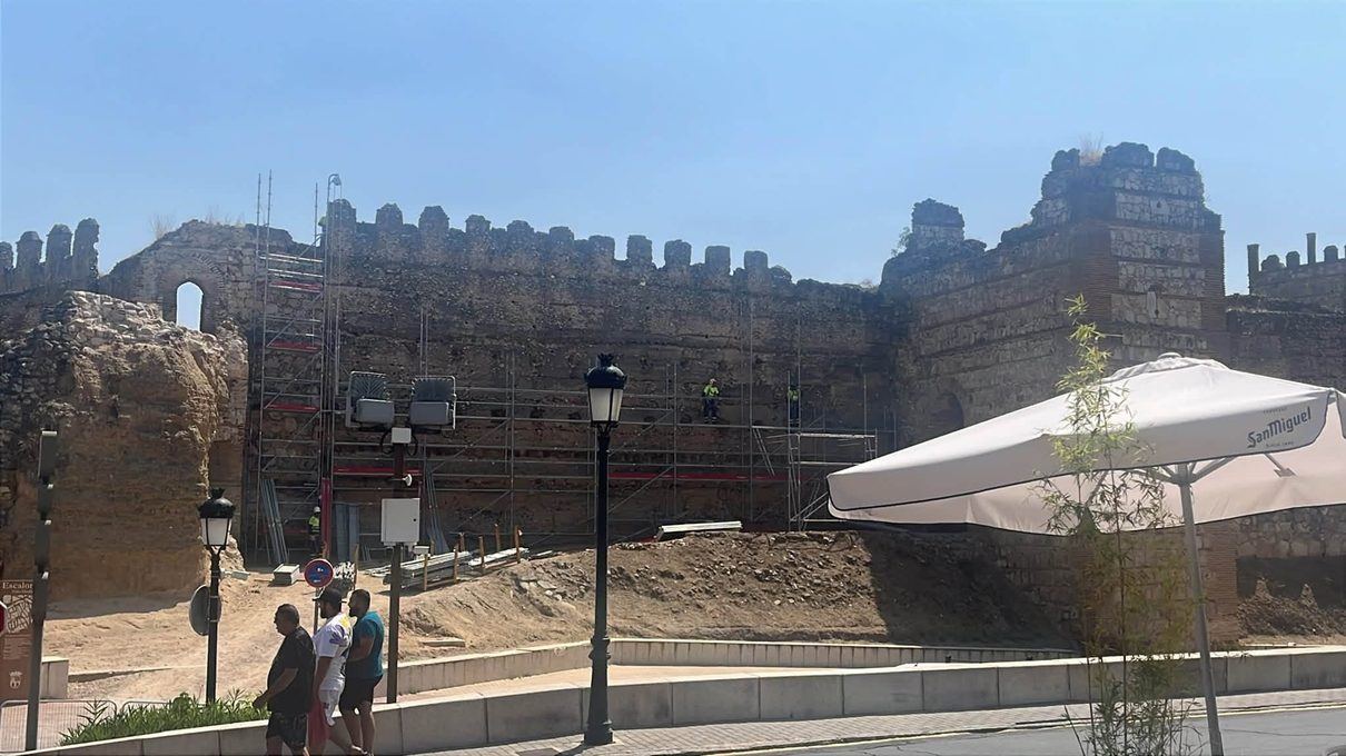 El castillo de Escalona inicia su rescate: 650.000 euros para salvar las torres que resistieron el derrumbe
