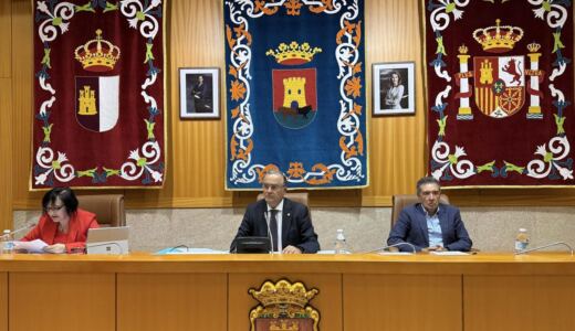 El pleno de Talavera aprueba por unanimidad la suspensión de licencias de biometano entre acusaciones al alcalde de haber men