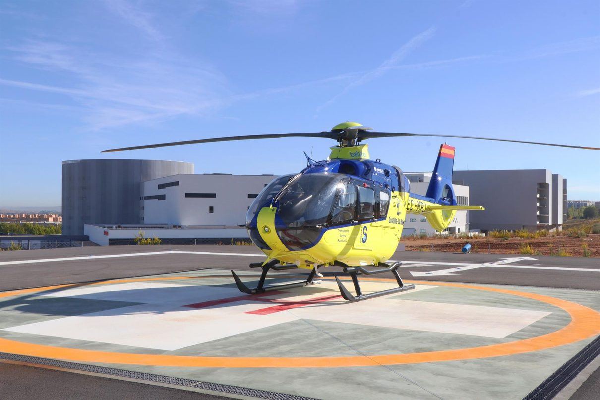 Un joven de 30 años es evacuado en helicóptero tras quedar atrapado por la trampilla de un camión en una gravera de La Puebla