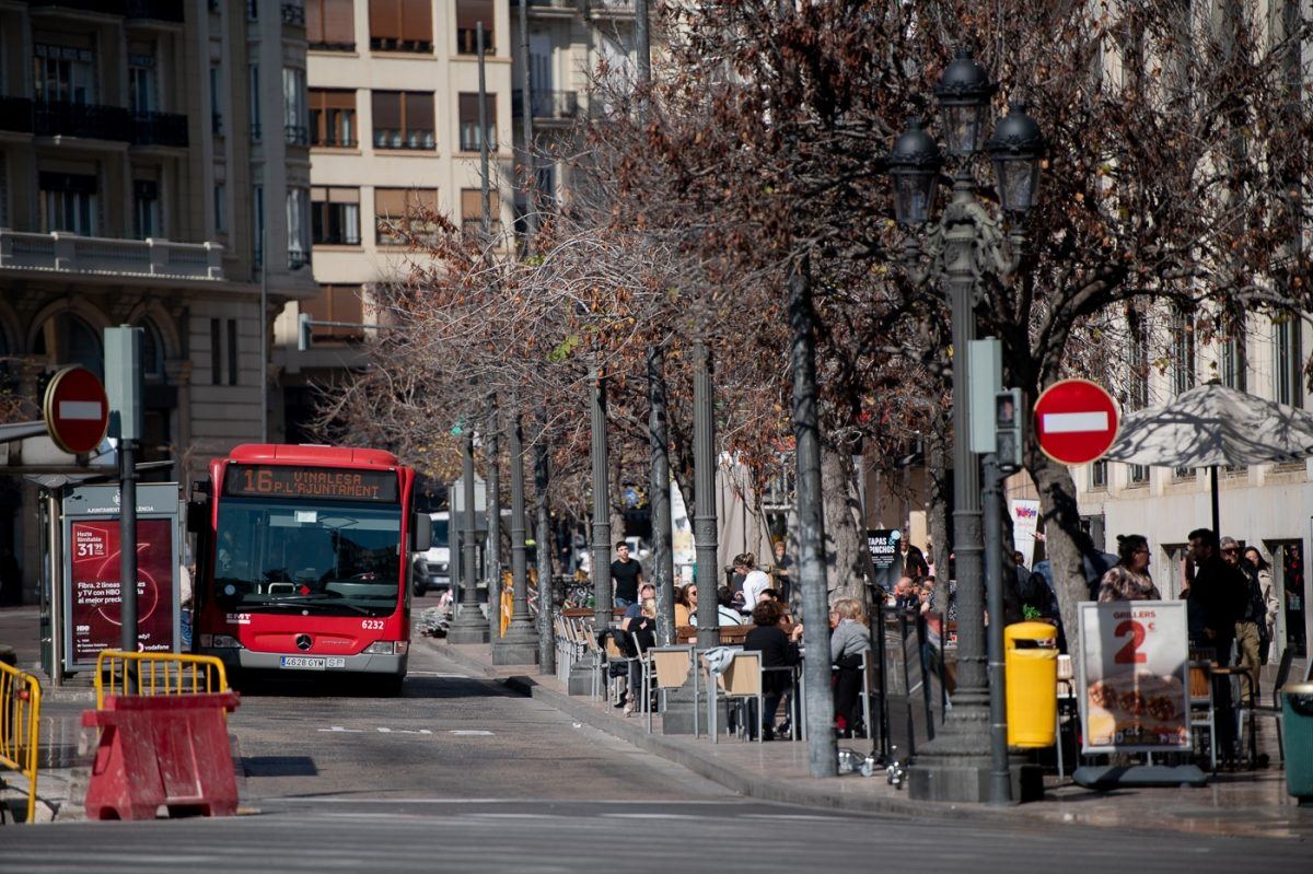 El transporte público tumba la reforma de la Plaza del Ayuntamiento de València: la EMT rechaza todas las alternativas de trá