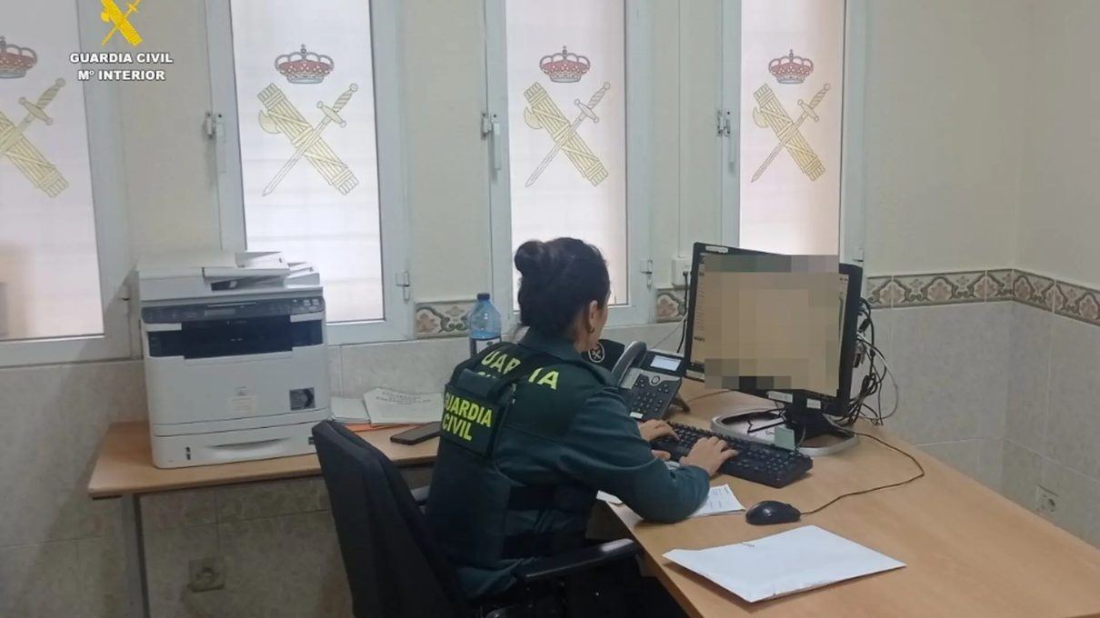 Un hombre ingresa en prisión sin fianza acusado de apuñalar a una mujer que había acudido a una entrevista de trabajo en Carc
