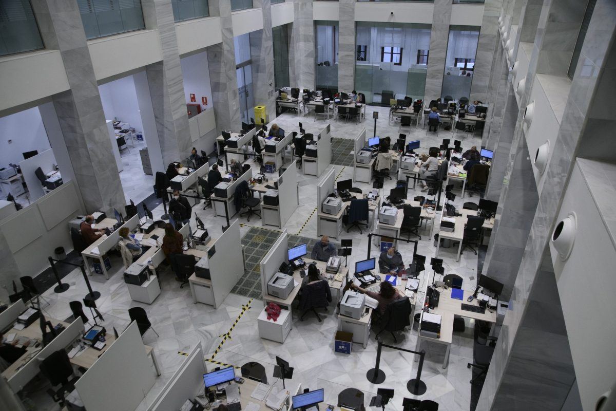 Más de 2.100 empleados del Ayuntamiento de València se acercan a la jubilación en medio de un envejecimiento histórico de la