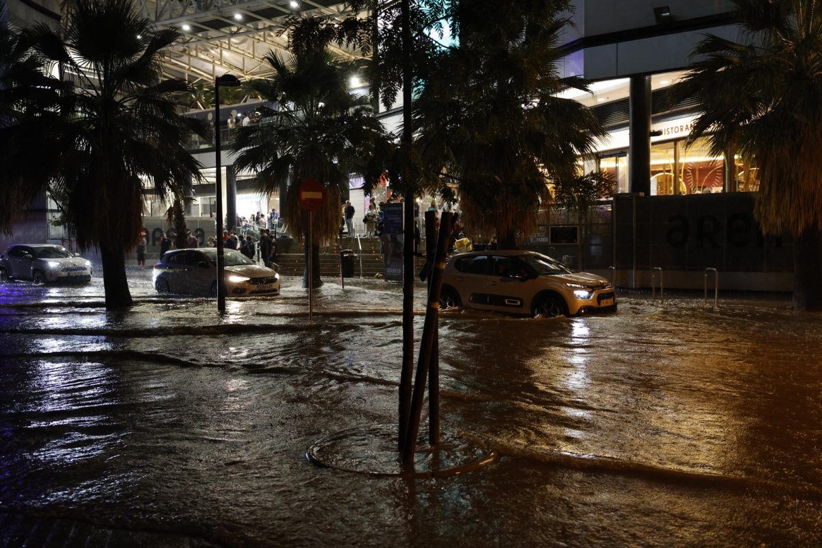 El terror de la Dana regresa a València: una tromba histórica inunda calles, colapsa el metro y cierra el aeropuerto