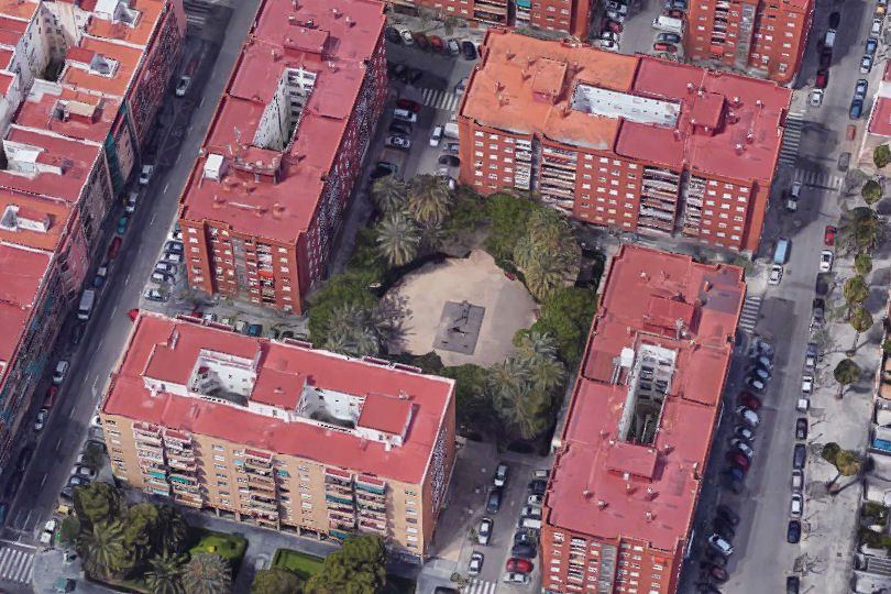 La Malva-rosa estrena una plaza renovada para todos los vecinos, desde los más pequeños hasta los mayores