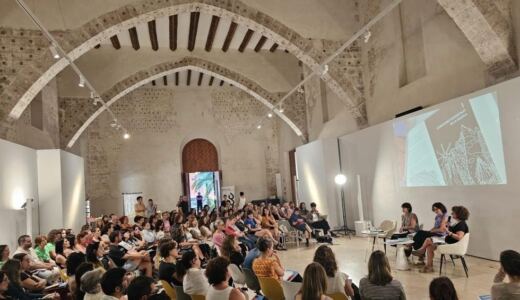El arte entra en las aulas valencianas: cien centros educativos se forman en el Centre del Carme para acercar la creación a l