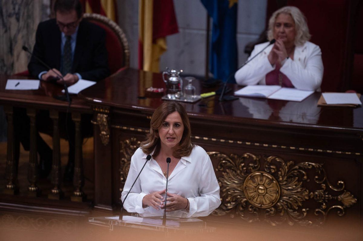 Catalá lanza su campaña electoral con casi cien promesas en un maratónico debate sobre el futuro de València