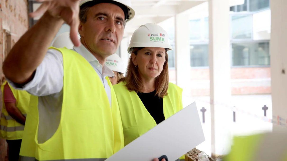 El polideportivo de Abastos renace con 18 millones: tres piscinas, pádel y campus infantiles para 2027