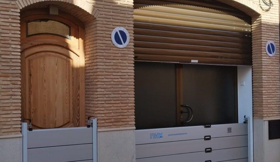 Torrent prepara ayudas extraordinarias para que vecinos y comerciantes instalen barreras antiinundación tras las lluvias del