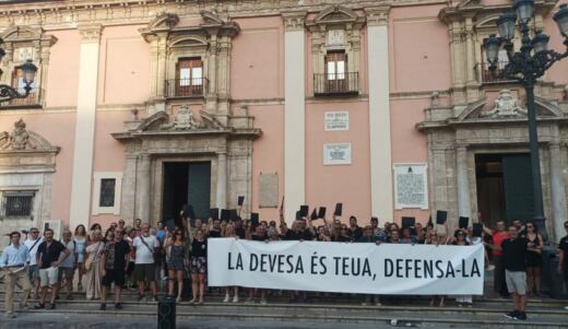 Vecinos de El Saler salen a la calle para exigir protección real para la Devesa tras el incendio que arrasó 37 hectáreas