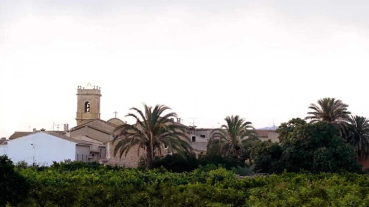 Los vecinos de La Granja de la Costera votan que las campanas sigan sonando toda la noche