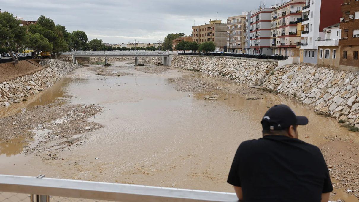 Casi 95.000 alumnos sin clase y más de mil incidencias: Valencia paga la factura del temporal