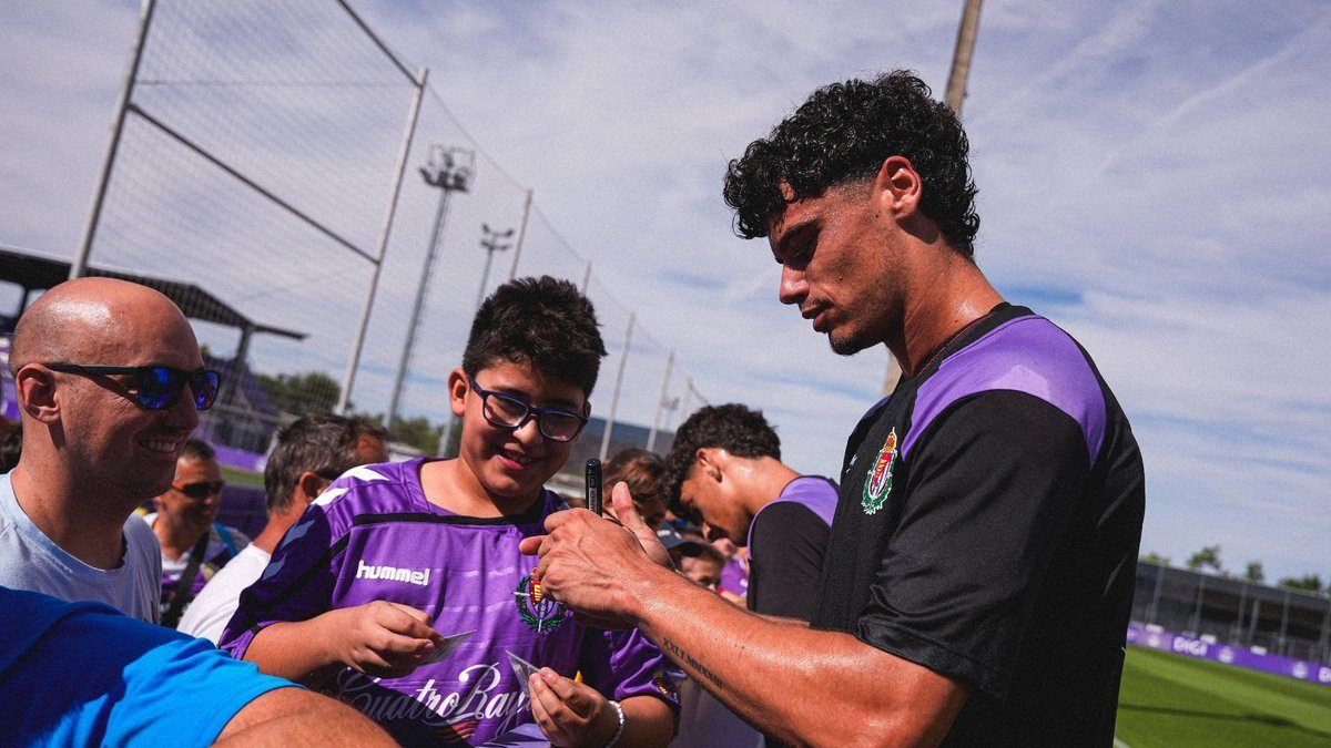 David Torres asume el brazalete del Real Valladolid con orgullo: "Lo llevo con tranquilidad y responsabilidad"