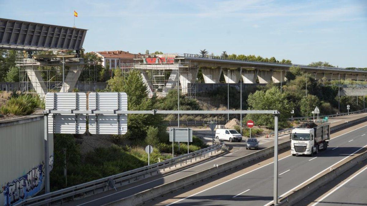El 30 de septiembre habrá otro corte en la N-601 por el viaducto de Los Tramposos, el último de la obra