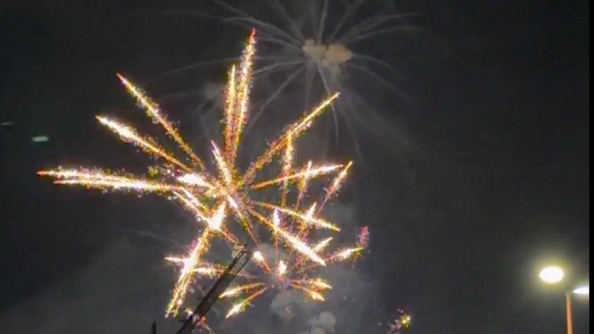 Valladolid se rinde ante los fuegos artificiales tras una espera que duró un día más de lo previsto